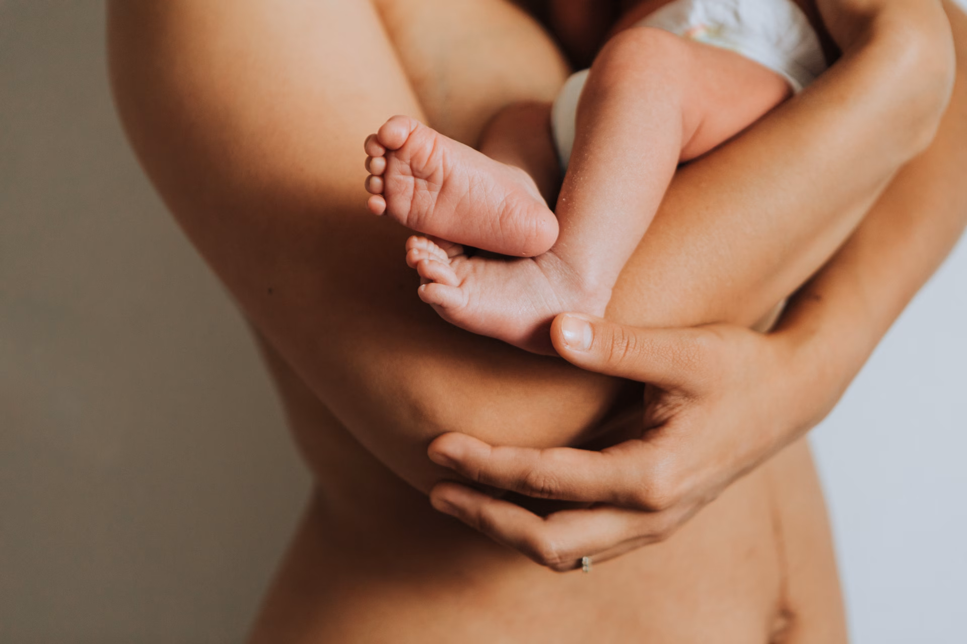 mother holding her infant baby 2025 02 09 22 53 27 utc converted